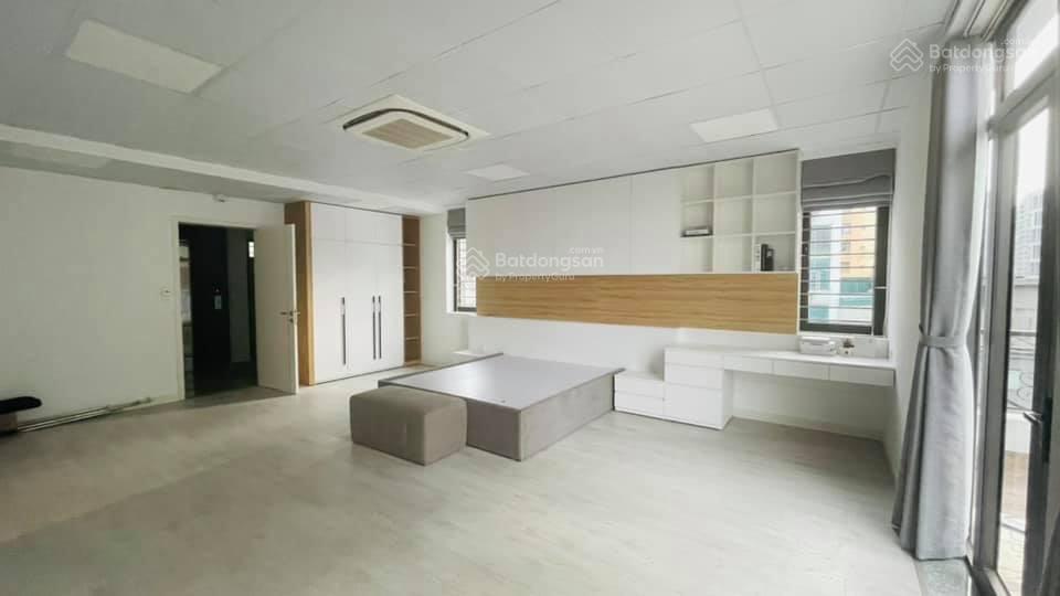 Bán nhà 5 tầng ngõ 106 hoàng quốc việt, 50m2, ô tô tránh, kd, 19 tỷ  hiếm  đường 7m  hiếm