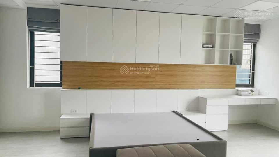 Bán nhà riêng phân lô phố trần quốc hoàn, 40m2, 7 tầng, thang máy, ô tô vào nhà, chỉ 17,5 tỷ