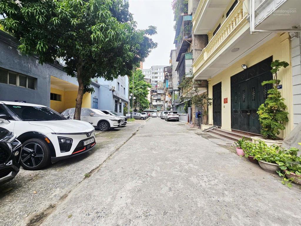 Bán nhà riêng phân lô phố trần quốc hoàn, 40m2, 7 tầng, thang máy, ô tô vào nhà, chỉ 17,5 tỷ