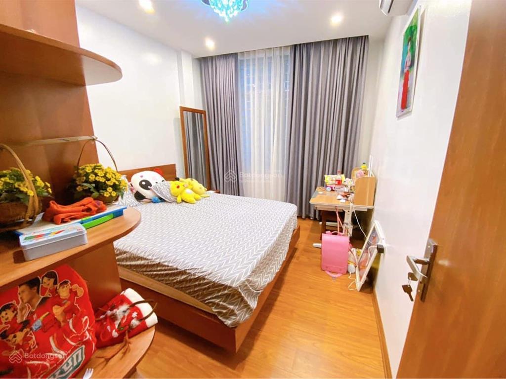 Bán nhà riêng phố yên hòa, 33m2, 5 tầng, mt 4m, 7.9 tỷ, lô góc 2 mặt thoáng