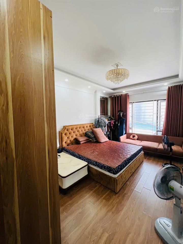 Bán nhà riêng phân lô bộ công an hoàng quốc việt, 40m2, 5 tầng, ô tô vào nhà, 13,5 tỷ