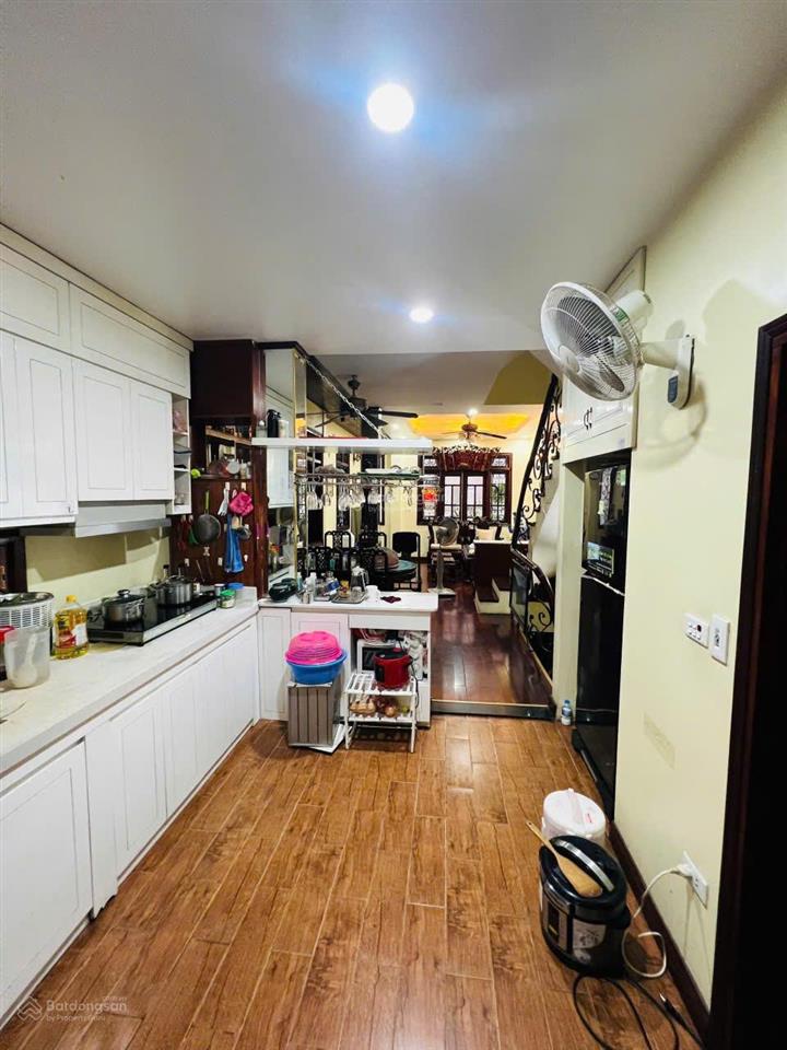 Bán nhà riêng phân lô bộ công an hoàng quốc việt, 40m2, 5 tầng, ô tô vào nhà, 13,5 tỷ