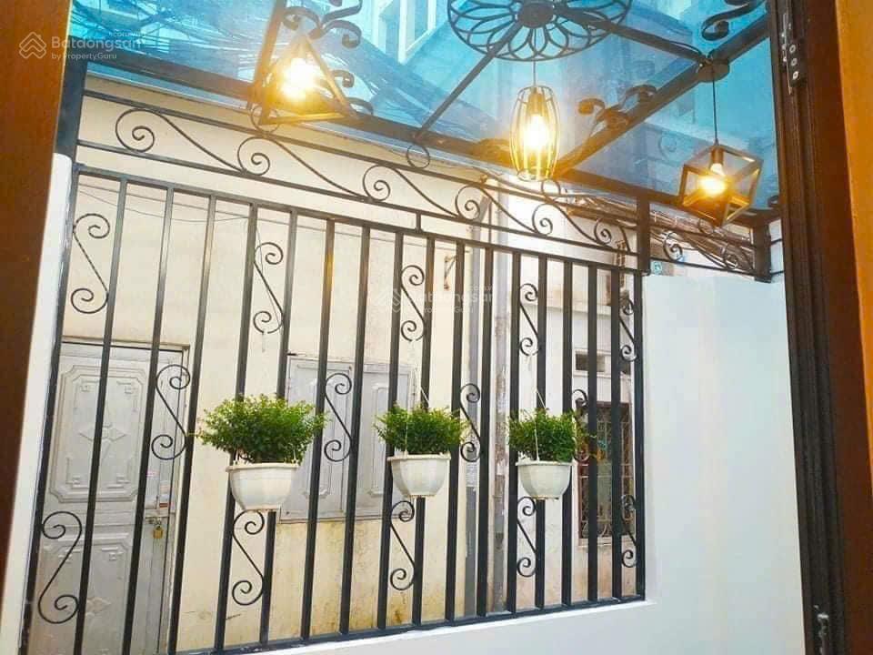 Bán nhà hồ tùng mậu 40m2, 5 tầng lô góc 3 thoáng, giá chỉ 8,8 tỷ, dòng tiền 13 triệu/tháng