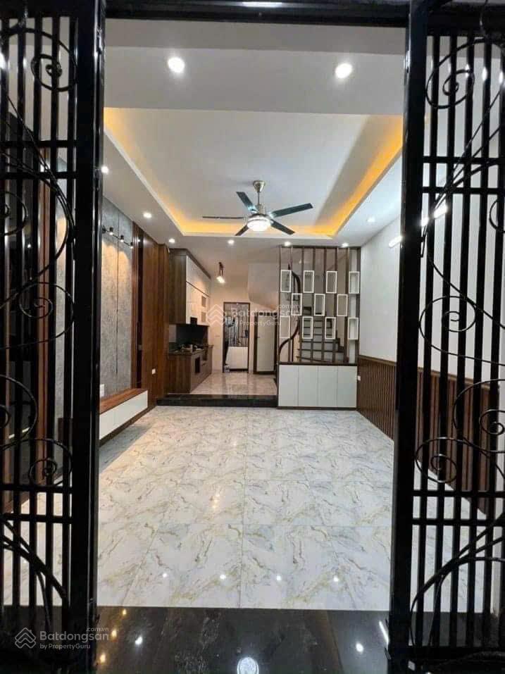 Bán nhà hồ tùng mậu 40m2, 5 tầng lô góc 3 thoáng, giá chỉ 8,8 tỷ, dòng tiền 13 triệu/tháng