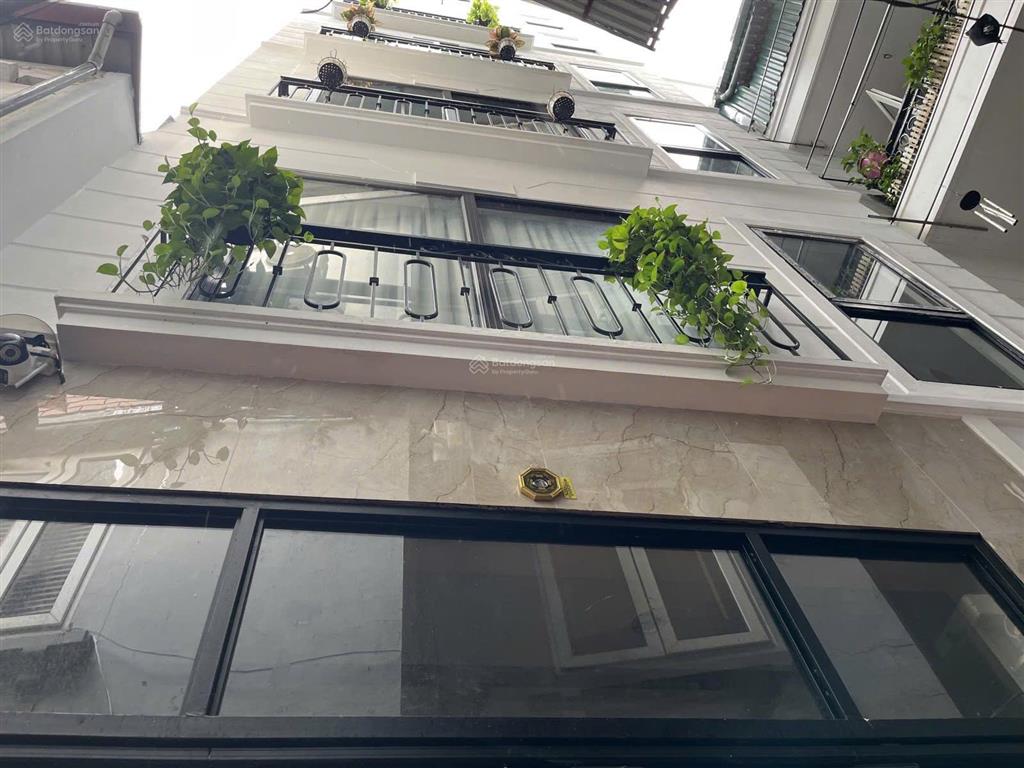 Bán nhà riêng ngõ đê la thành  35m, 6 tầng thang máy, mt 5,5m, cách phố 1 nhà  10,6 tỷ