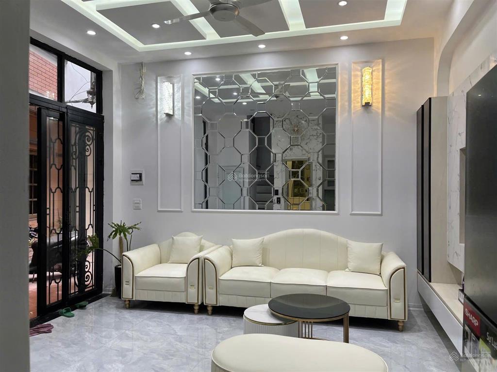 Bán nhà riêng ngõ đê la thành  35m, 6 tầng thang máy, mt 5,5m, cách phố 1 nhà  10,6 tỷ