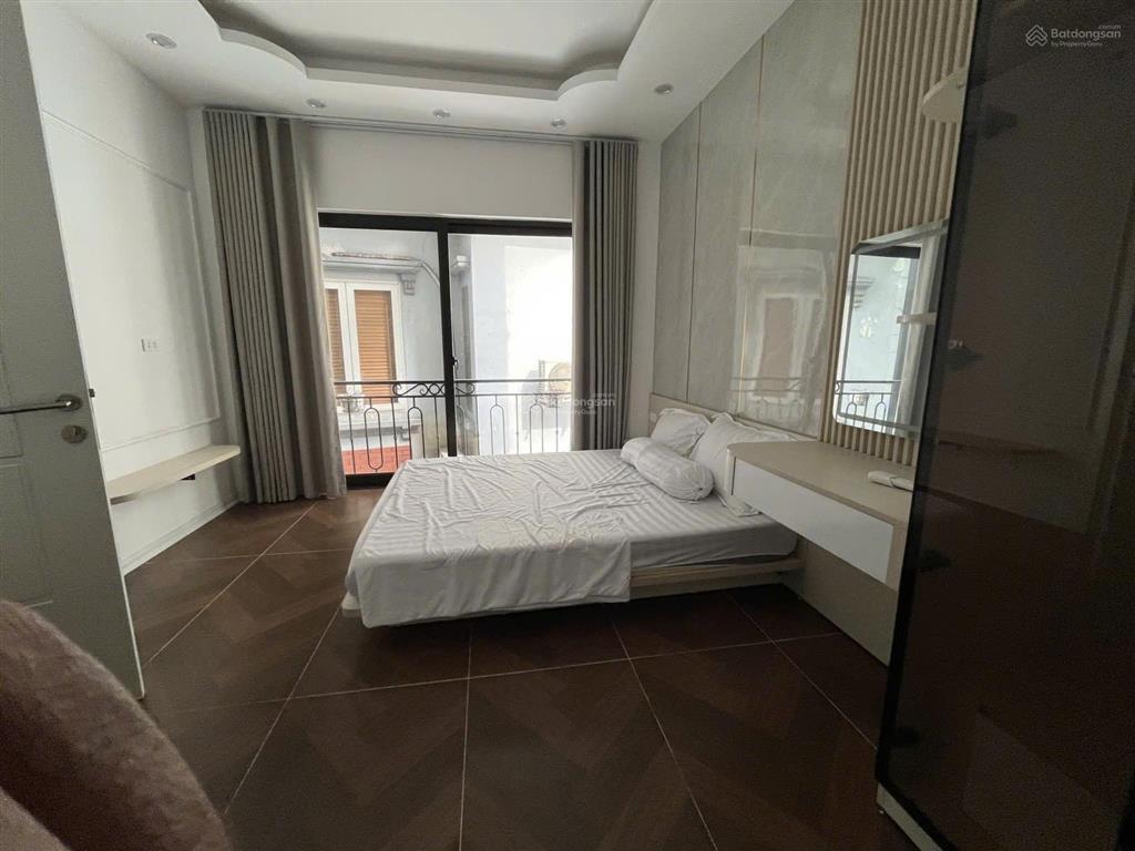 Bán nhà riêng ngõ đê la thành  35m, 6 tầng thang máy, mt 5,5m, cách phố 1 nhà  10,6 tỷ
