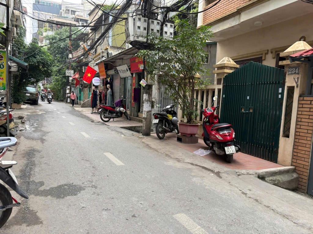 Bán nhà riêng ngõ đê la thành  35m, 6 tầng thang máy, mt 5,5m, cách phố 1 nhà  10,6 tỷ