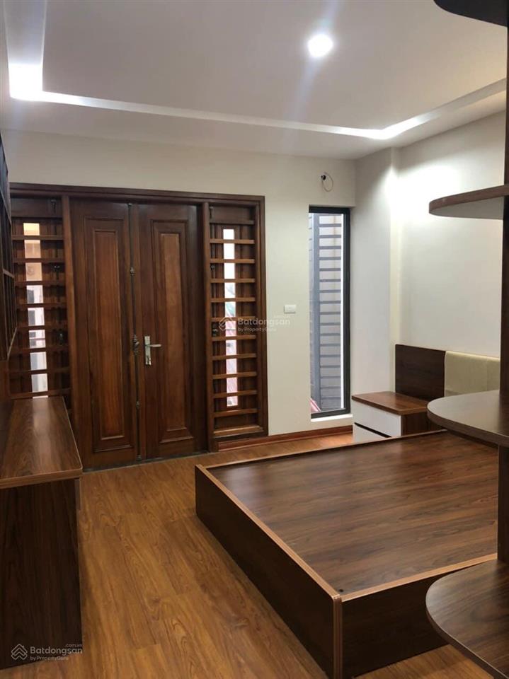 Bán nhà phân lô phố phan văn trường 33m, 5 tầng, 11,8 tỷ lô góc 3 mặt thoáng đường 6m, cực hiếm