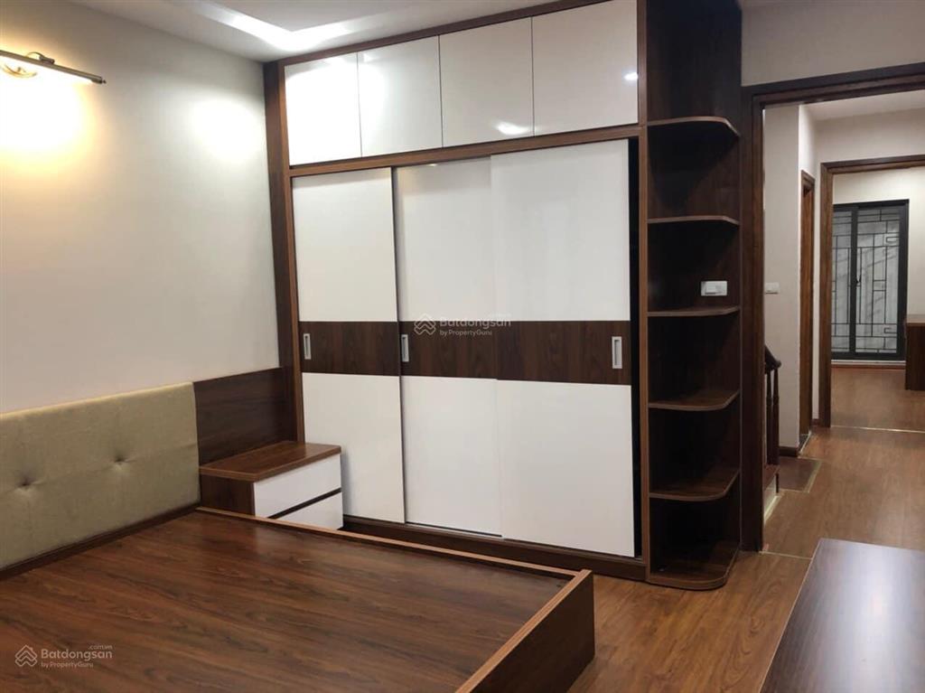 Bán nhà phân lô phố phan văn trường 33m, 5 tầng, 11,8 tỷ lô góc 3 mặt thoáng đường 6m, cực hiếm