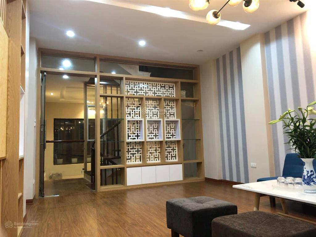 Bán nhà phân lô phố phan văn trường 33m, 5 tầng, 11,8 tỷ lô góc 3 mặt thoáng đường 6m, cực hiếm