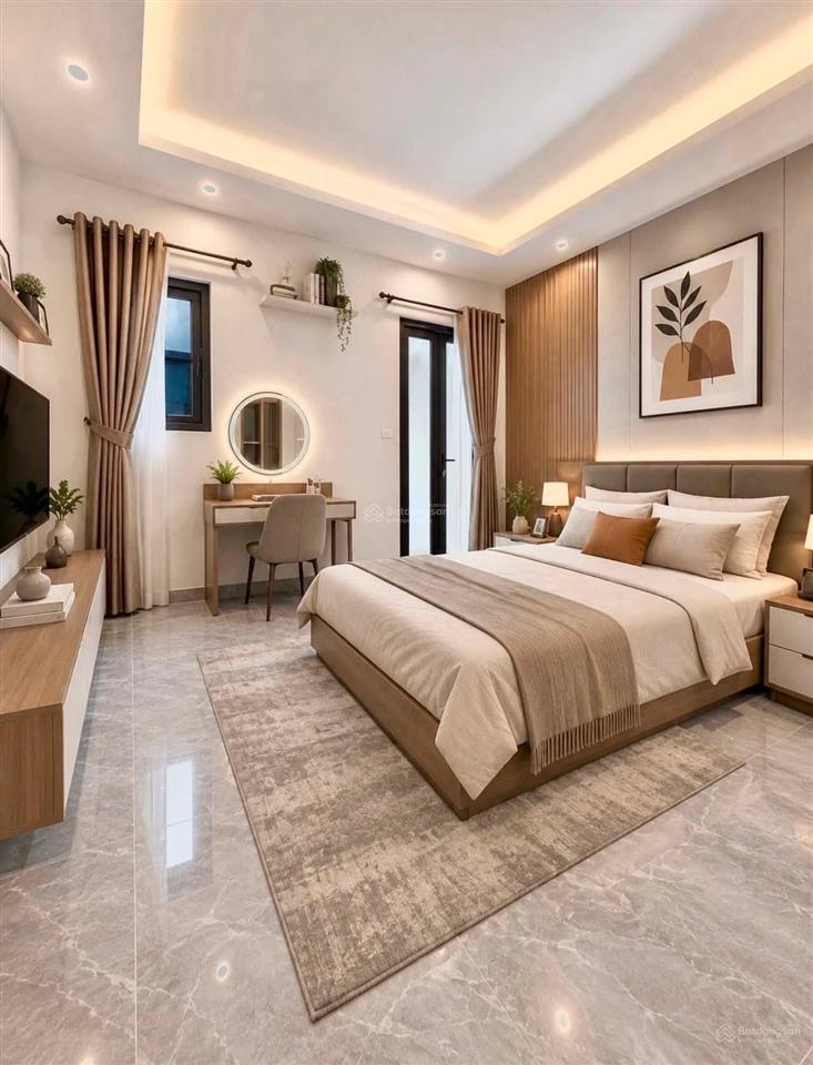 Bán nhà trần thái tông 33m²  5 tầng  gần ô tô  ngõ thông  chỉ 8 tỷ