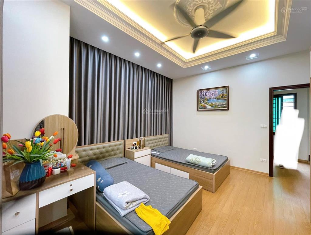Bán nhà riêng cấp 4 phố hoàng công chất, 55m2, mt 4,2m, ô tô kd, 2 thoáng, 17,7 tỷ