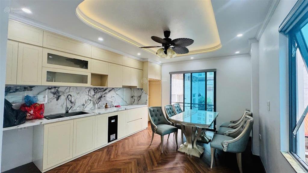 Bán nhà phân lô phố hoàng quốc việt, 61m2,7 tầng thang máy ,lô góc3 thoáng ,nhỉnh 32 tỷ, ô tô tránh