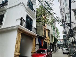 Bán nhà phân lô phố hoàng quốc việt, 61m2,7 tầng thang máy ,lô góc3 thoáng ,nhỉnh 32 tỷ, ô tô tránh