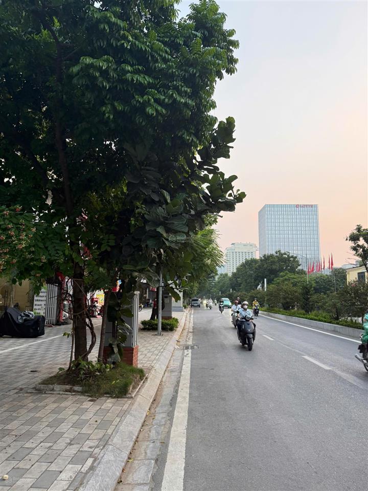 Bán nhà mặt phố lạc long quân, tây hồ, 158m², lô góc 3 thoáng, 105 tỷ cực hiếm