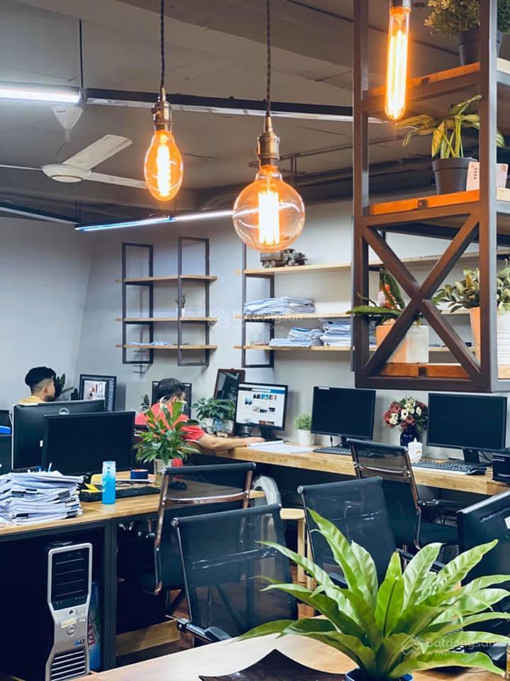 Bán nhà mặt phố hoàng sâm 105m 9 tầng mt 9,6m 56,9 tỷ siêu hiếm, lô góc 2 thoáng