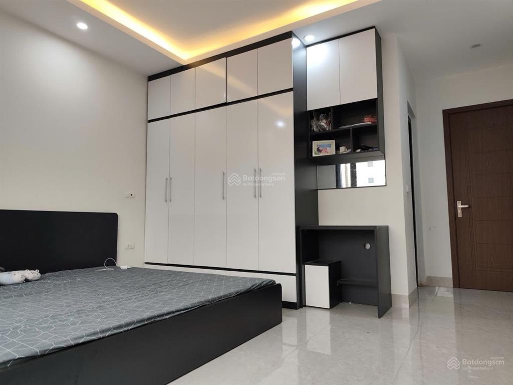 Hiếm 35m2 view hồ chủ cần bán gấp giảm giá sâu. tây mỗ oto đỗ cửa đường rộng 9m