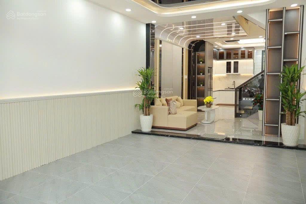 Duy nhất 1 căn nhà lầu diện tích sử dụng 300m2 full thổ cư