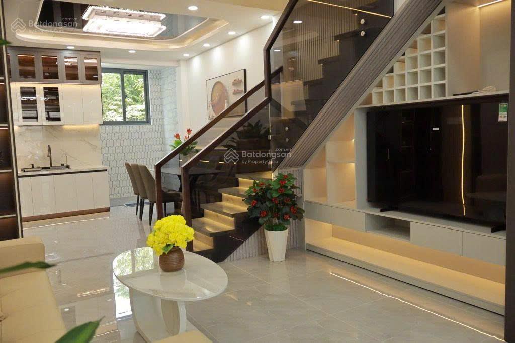 Duy nhất 1 căn nhà lầu diện tích sử dụng 300m2 full thổ cư