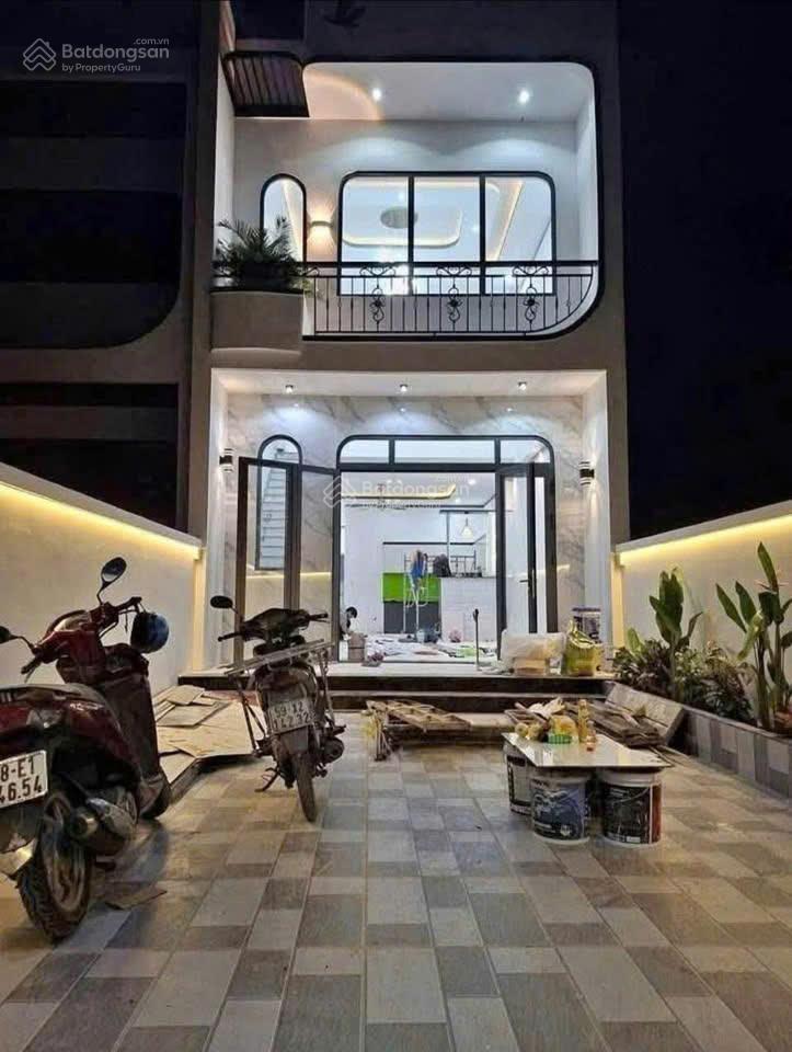 Duy nhất 1 căn nhà lầu diện tích sử dụng 300m2 full thổ cư