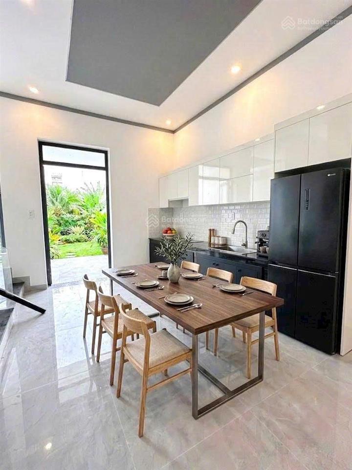 Hot chủ nhà cần bán nhanh nhà mặt tiền kinh doanh ngay khu tái định cư đường thông bàn cờ