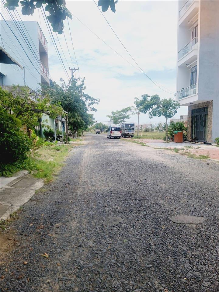 Bán lô đất đẹp mặt tiền đường hà huy tập rộng 16m, ngay ngã 3 đường