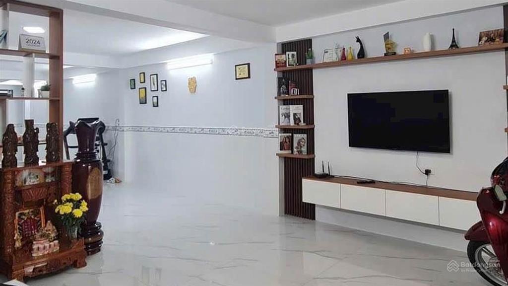 Bán 7 tỷ  nhà ngay chợ bà hom tân tạo 85m2 5x17m 3 tầng 243m2 sàn  sổ chuẩn  đường 6m ô tô thông