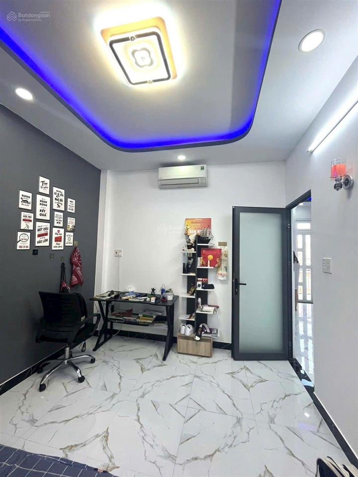 Nhà riêng, hóc môn, đường nguyễn thị thảnh,dt,84m kết cấu 1trệt 2lau,3pn, 3w sổ hồng riêng