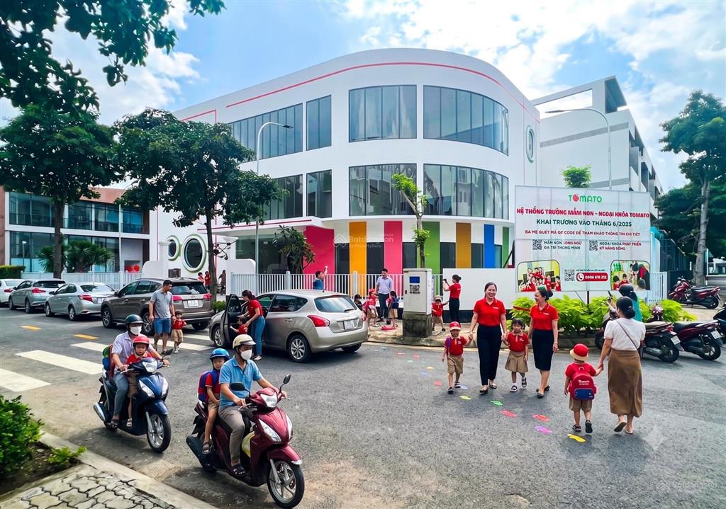 Cho thuê nhà căn gốc 2 mặt tiền 4pn, 4wc, 187m2 tại the pearl riverside, 10 triệu/tháng