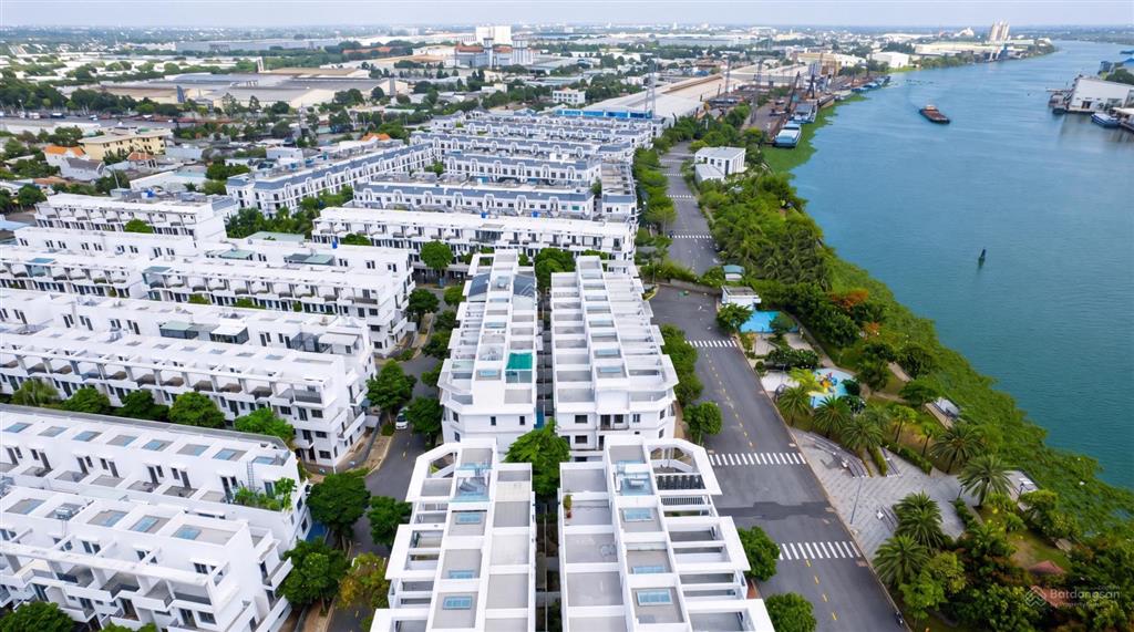 Cho thuê nhà căn gốc 2 mặt tiền 4pn, 4wc, 187m2 tại the pearl riverside, 10 triệu/tháng