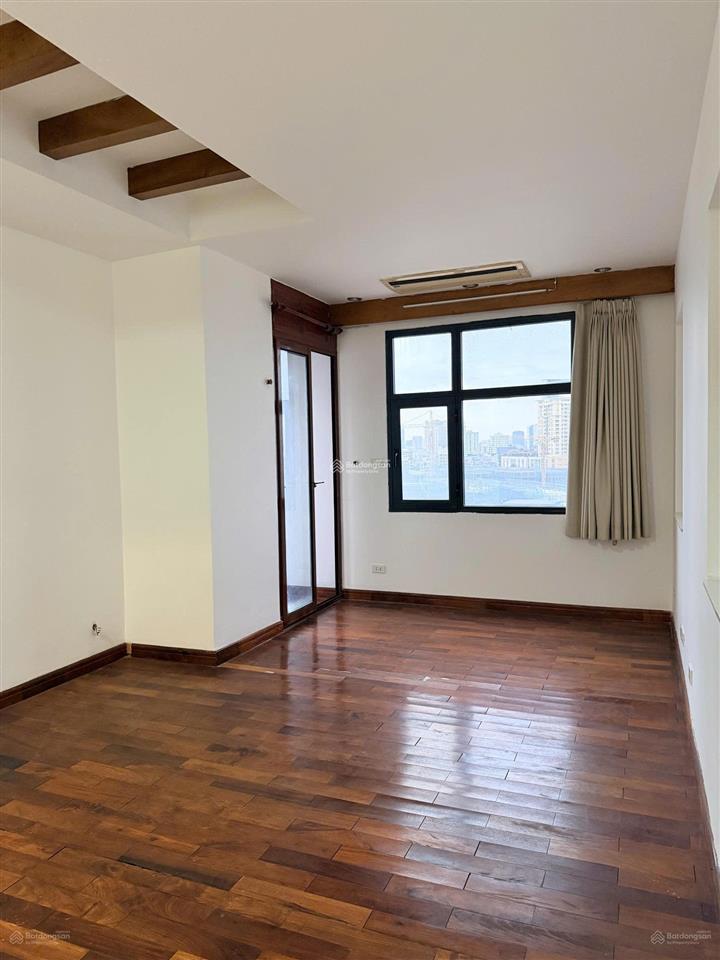 Cho thuê nr 8pn, 4wc, 50m2, 28 triệu vnd tại phố chùa láng, có thang máy, oto đỗ cửa.  0356 380 ***