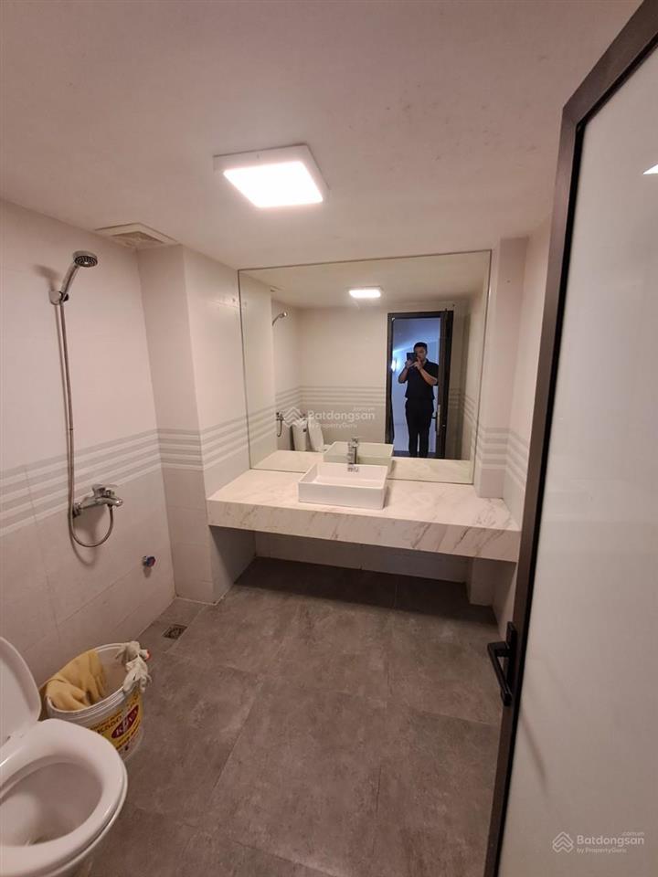 Cho thuê nr tại phố thái hà, 50m2x5t, oto đỗ cửa.  0356 380 ***