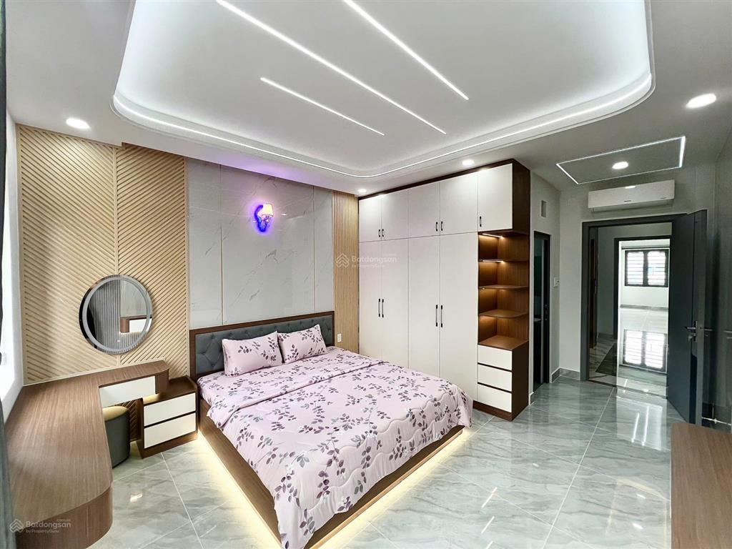 Nhà 5,5 tấm có thang máy  khu nhà lầu vip, p. tân thới hiệp (quận 12 cũ)