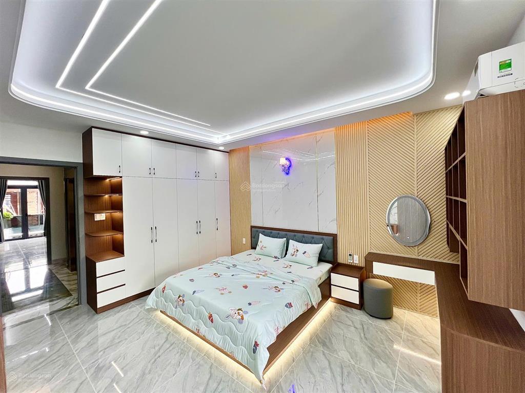 Nhà 5,5 tấm có thang máy  khu nhà lầu vip, p. tân thới hiệp (quận 12 cũ)