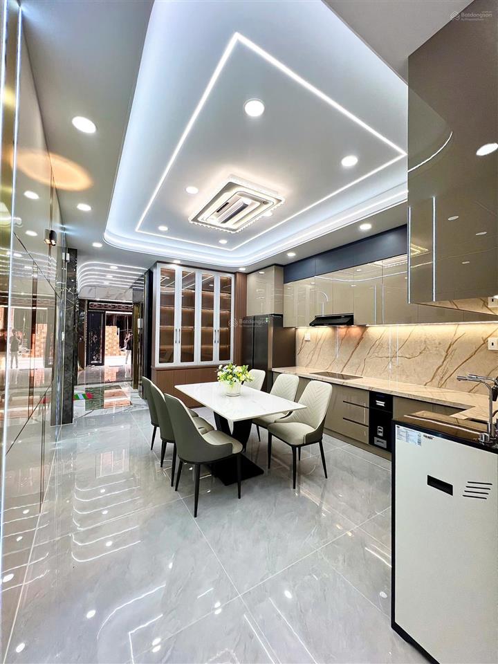 Nhà 5,5 tấm có thang máy  khu nhà lầu vip, p. tân thới hiệp (quận 12 cũ)