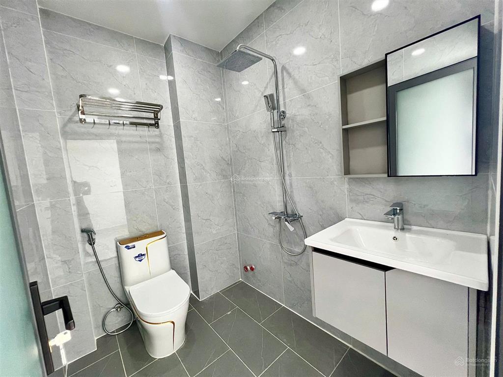 Nhà 5,5 tấm có thang máy  khu nhà lầu vip, p. tân thới hiệp (quận 12 cũ)