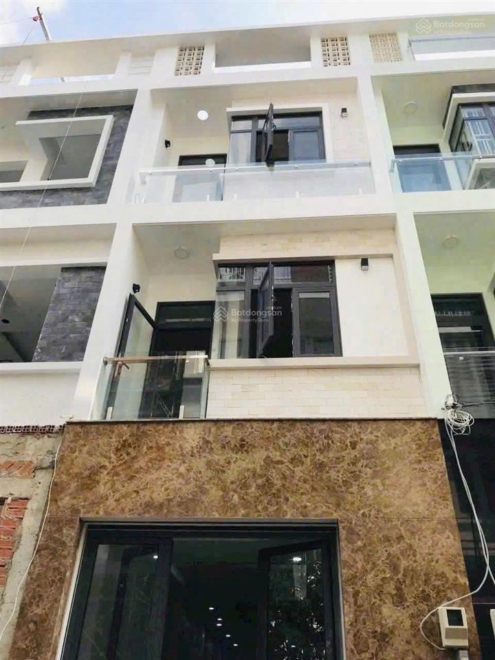 Nhà 3 tầng + sân thượng khu bên sông gigamall