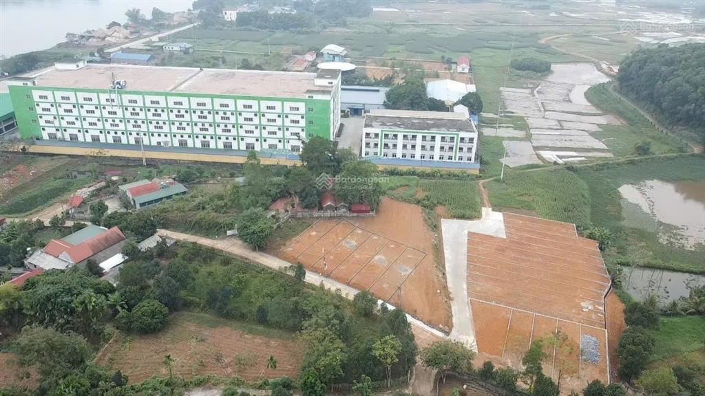 535tr có ngay 173.9m2 sổ đỏ cách hà nội 6km thanh thuỷ, cạnh công ty giày da hơn 4000 công nhân