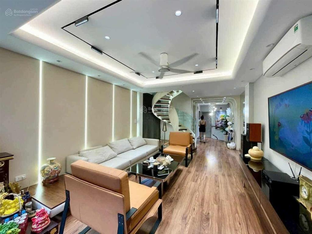 Nhà đẹp đón đại gia phố đội cấn quận ba đình +52 m27 tầng +ngõ thông ô tô kinh doanh