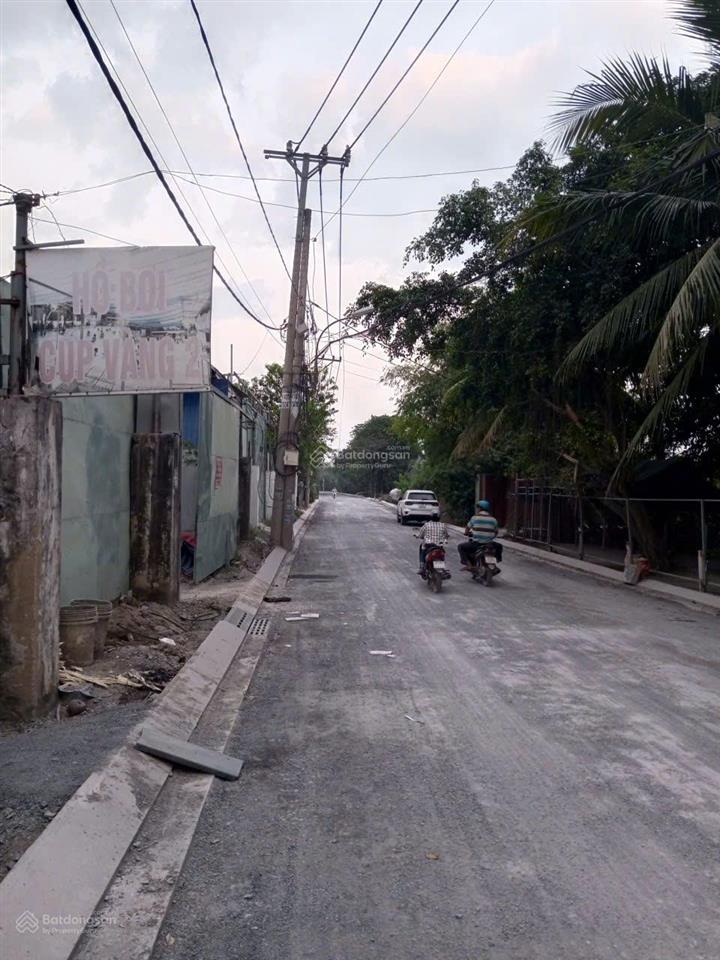Nhà shr 107m2, nhị bình  hóc môn, ô tô đậu sân, chỉ 2,57 tỷ còn thương lượng