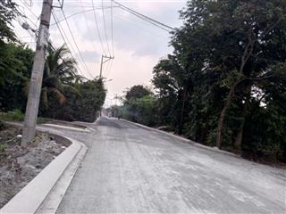 Nhà shr 107m2, nhị bìnhhóc môn,ô tô đậu sân , chỉ 2ty570 triệu còn thương lượng