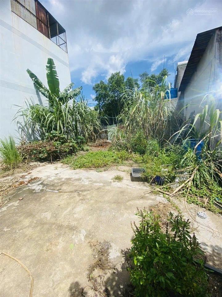 Đất thổ cư 195m2 (nhà nhỏ 25m2), ngang 10x20 thới tam thônhóc môn, chỉ 5 tỷ 539 triệu