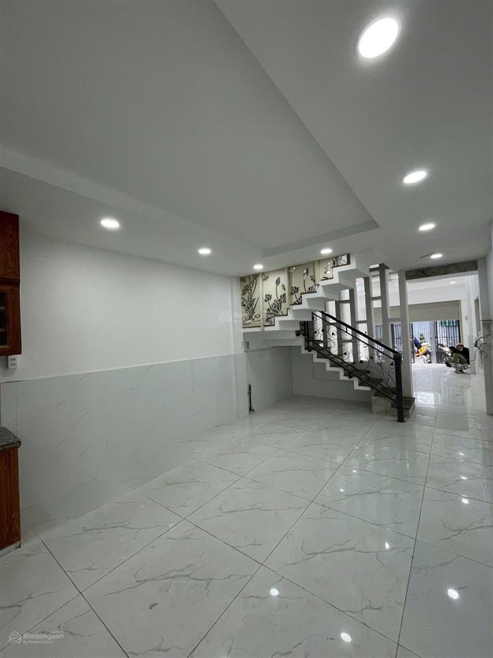 Gần bệnh viện q12  nhà ngang 4 *17m, shr, cn 69m2  chỉ 2 tỷ 50 triệu