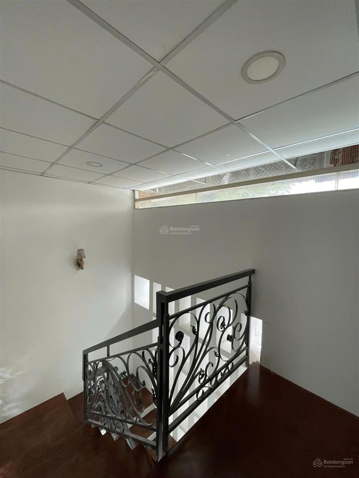 Gần bệnh viện q12  nhà ngang 4 *17m, shr, cn 69m2  chỉ 2 tỷ 50 triệu