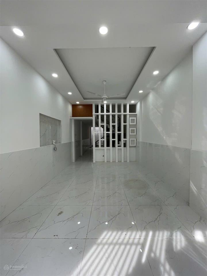 Gần bệnh viện q12  nhà ngang 4 *17m, shr, cn 69m2  chỉ 2 tỷ 50 triệu