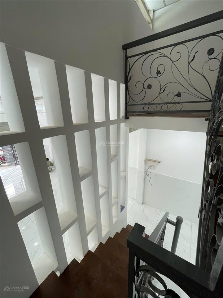 Gần bệnh viện q12  nhà ngang 4 *17m, shr, cn 69m2  chỉ 2 tỷ 50 triệu