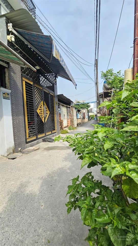 Nhà ngay chợ đông thạnhhóc môncách chỉ vài bước chân giá chỉ 3 tỷ 350