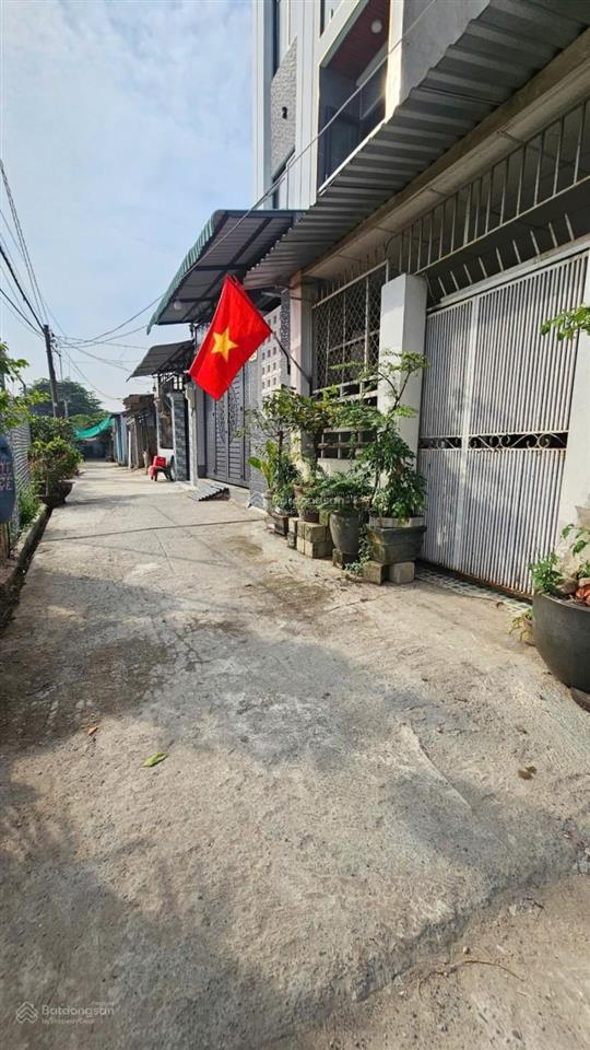 Nhà ngay chợ đông thạnhhóc môncách chỉ vài bước chân giá chỉ 3 tỷ 350