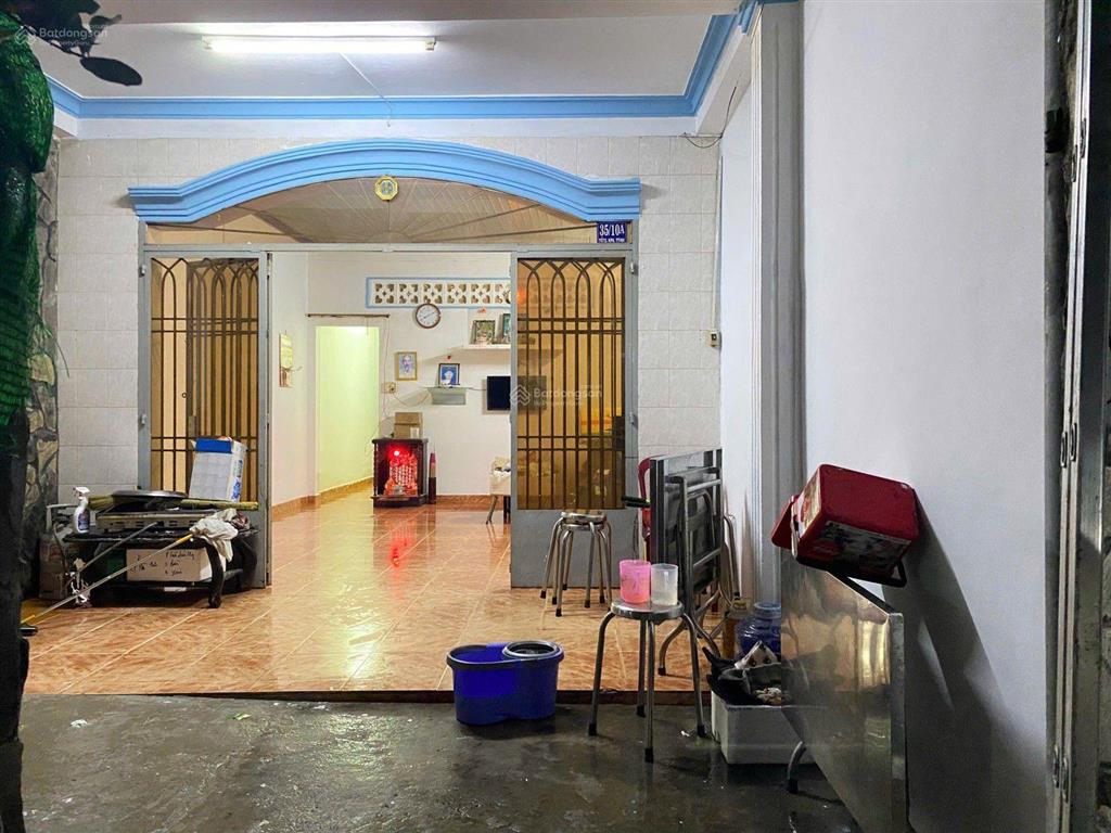 Nhà ngay trung tâm chợ hóc môn 4,5*18 chỉ 3ty650 còn thương lượng